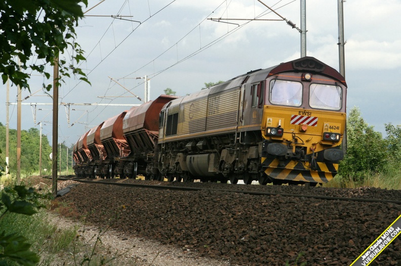 ECR_Class66-241_2007-07-10_Lesches-77_VSLV.jpg