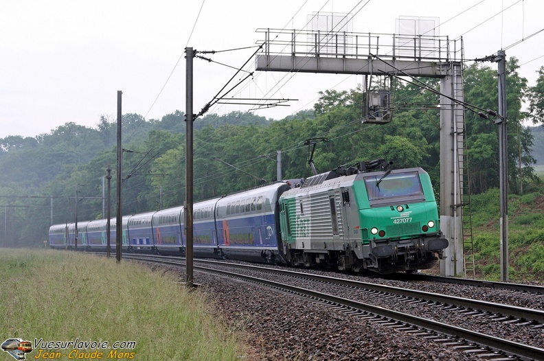 SNCF_27077-RameTGV_2008-05-31_Chalifert-77_VSLV.jpg