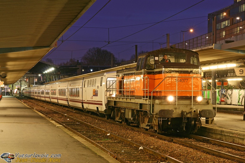 SNCF_64077_2008-02-25_Paris-Austerlitz_VSLV.jpg