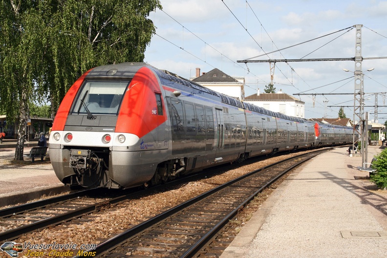 SNCF_B81573-74-UM_2007-05-12_Laroche-Migennes-89_VSLV.jpg
