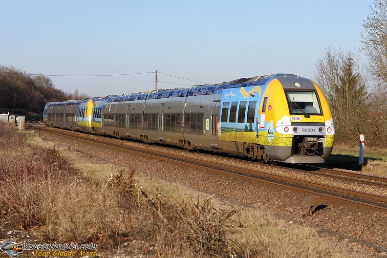 SNCF_B82501-502-504-503-UM_2007-12-15_Villepatour-77_VSLV.jpg