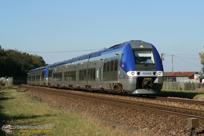 SNCF_B82508-825xx-UM_2007-10-20_Villepatour-77_VSLV.jpg