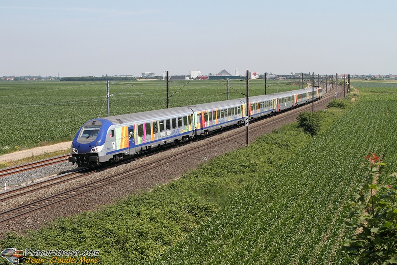 SNCF_Voiture-B5_2010-06-25_Matzenheim-67_VSLV.jpg