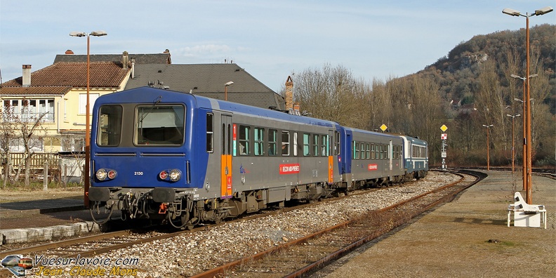 SNCF_X2130-2106-UM_2010-12-30_St-Denis-pres-Martel-46_VSLV.jpg