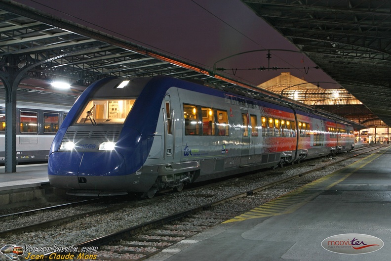 SNCF_Z21569-570_2008-10-14_Paris-Est_a_VSLV.jpg