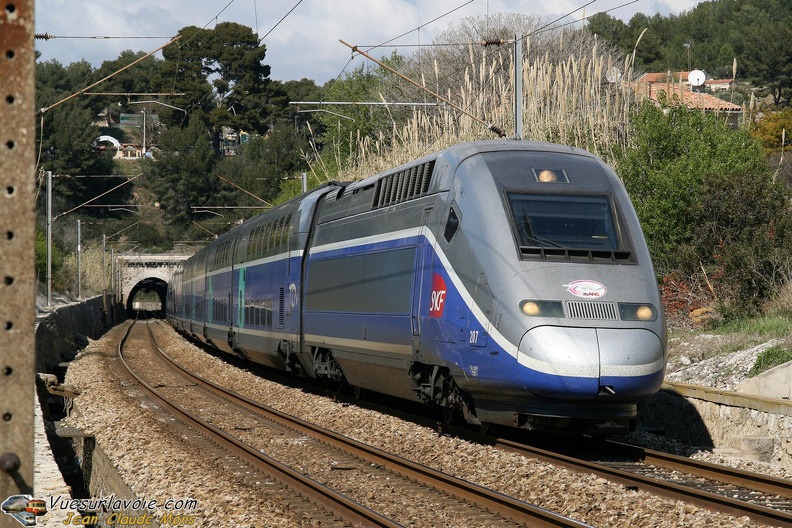 TGV-Duplex-207_2007-03-26_Saint-Cyr-sur-Mer-83_VSLV.jpg