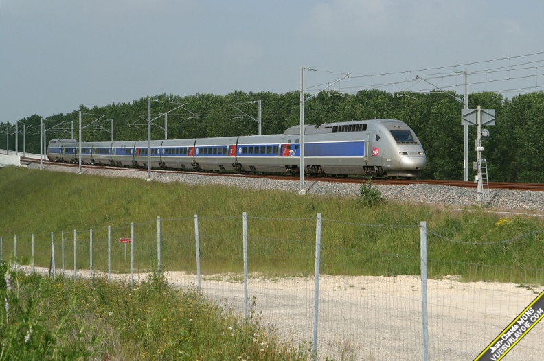 TGV-POS-4409_2007-06-10_Claye-Souilly-77_VSLV.jpg