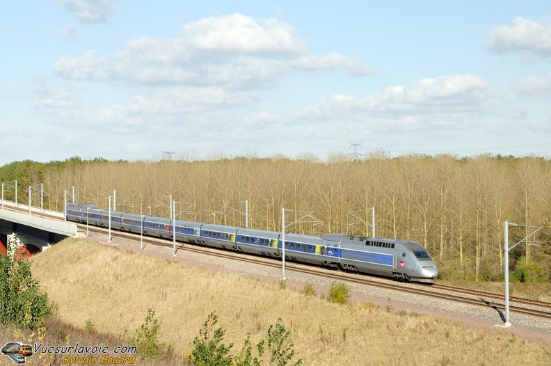 091015_DSC_1374_-_SNCF_-_TGV_POS_-_Claye_Souilly.jpg