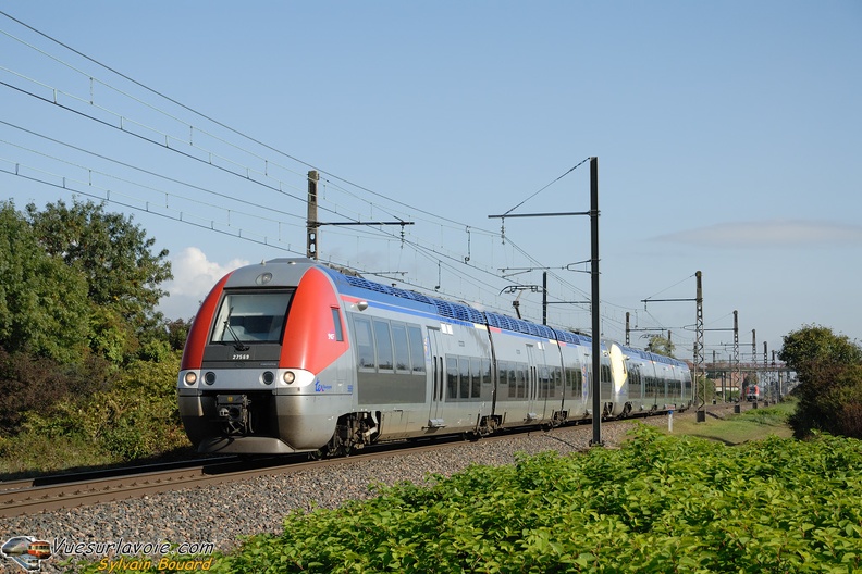 101001_DSC_2735_SNCF_-_Z_27569_-_Meursault.jpg