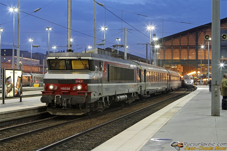 +SNCF_15039_2011-02-10_Paris-Nord_VSLV.jpg