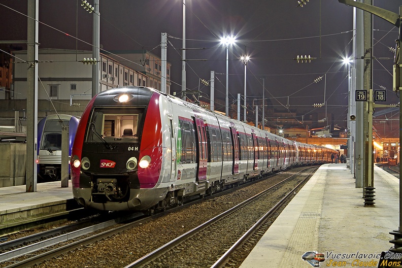 +SNCF_Z50007-008-UM_2011-02-10_Paris-Nord_VSLV.jpg