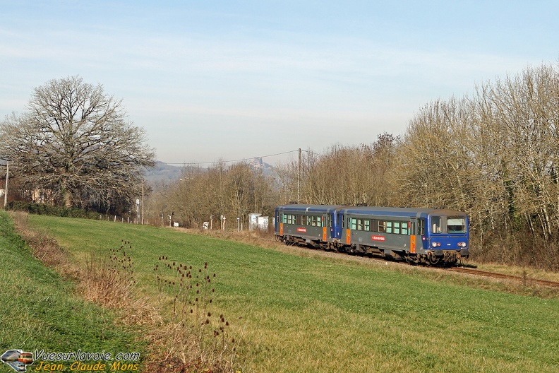 +SNCF_X2132-UM_2011-12-28_Quatre-Routes-46_VSLV.jpg