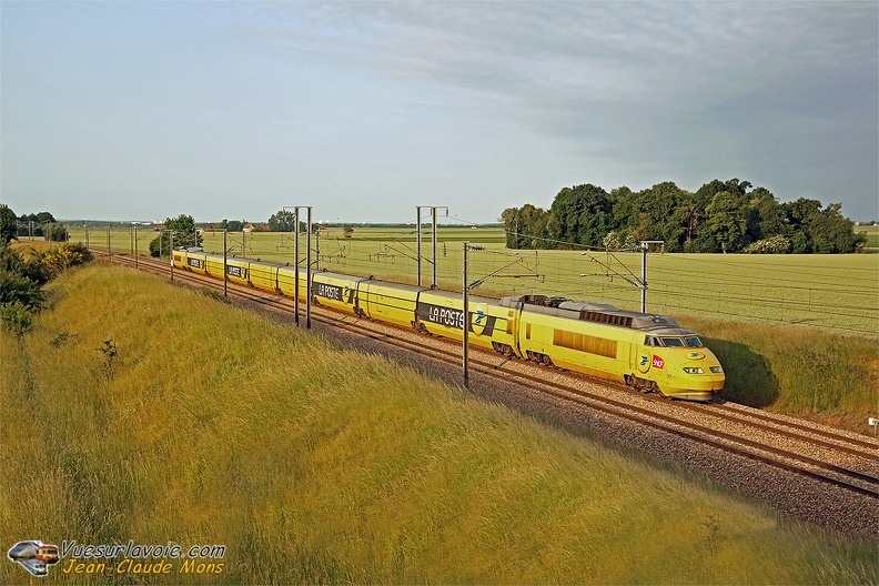 +SNCF_TGV_La-Poste-953_2015-06-06_Champdeuil-77_IDR.jpg