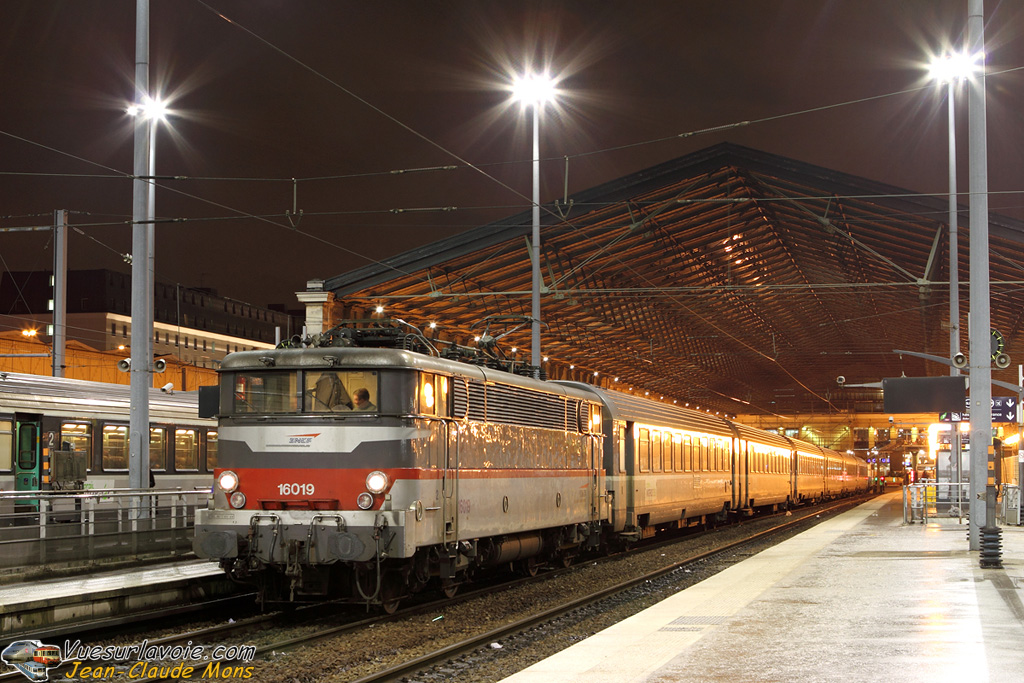SNCF_16019_2010-02-02_Paris-Nord_VSLV.jpg