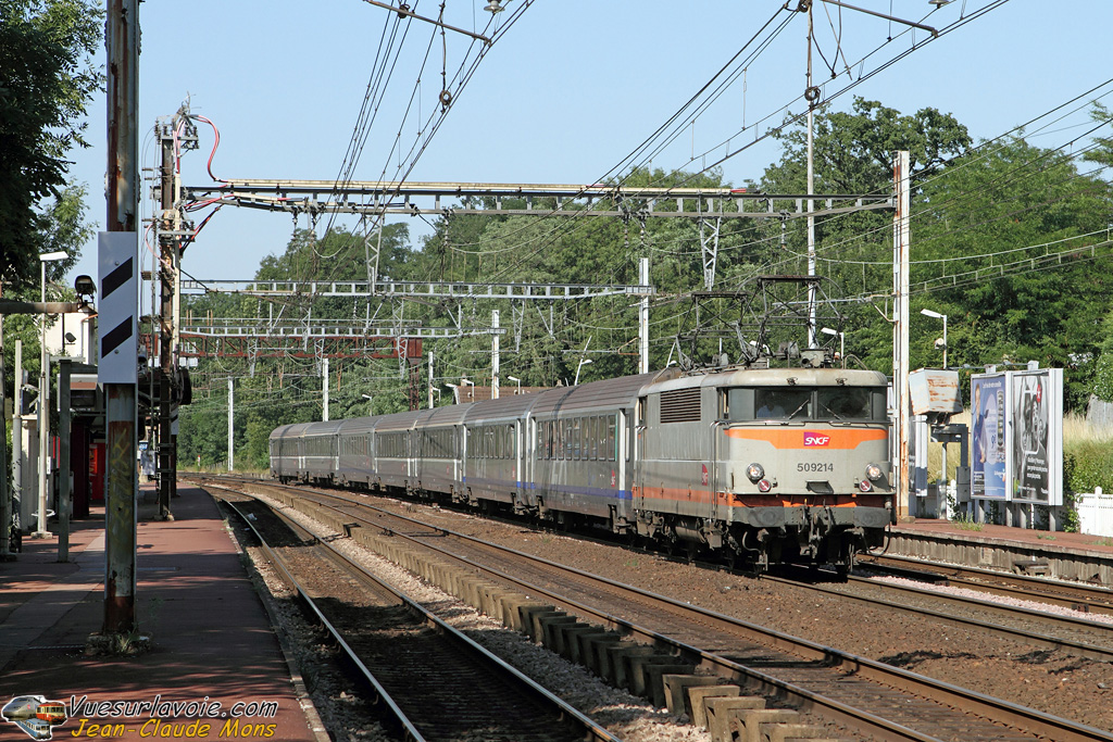 SNCF_9214_2010-07-08_Ste-Genevieve-des-Bois-91_VSLV.jpg