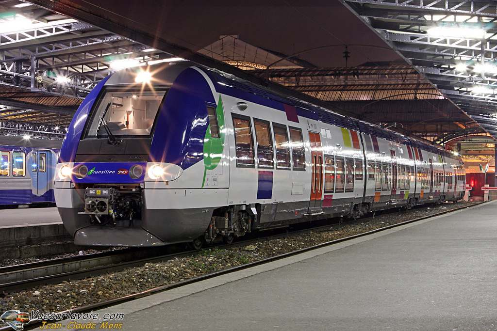 SNCF_B82521-522_2007-12-20_Paris-Est_VSLV.jpg