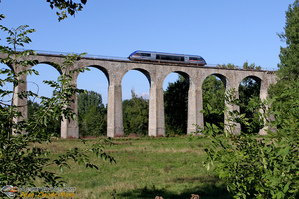 SNCF_X73500_2008-08-28_Ceint-d-Eau-46_VSLV.jpg