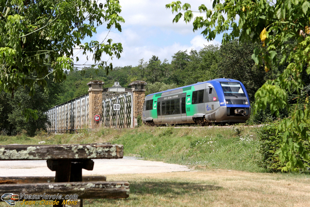 SNCF_X73681_2008-08-09_Puybrun-46_VSLV.jpg