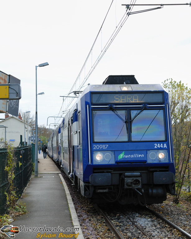091115_DSC_1394_-_SNCF_-_Z_20987-88_-_St_Martin_d_Etampes.jpg