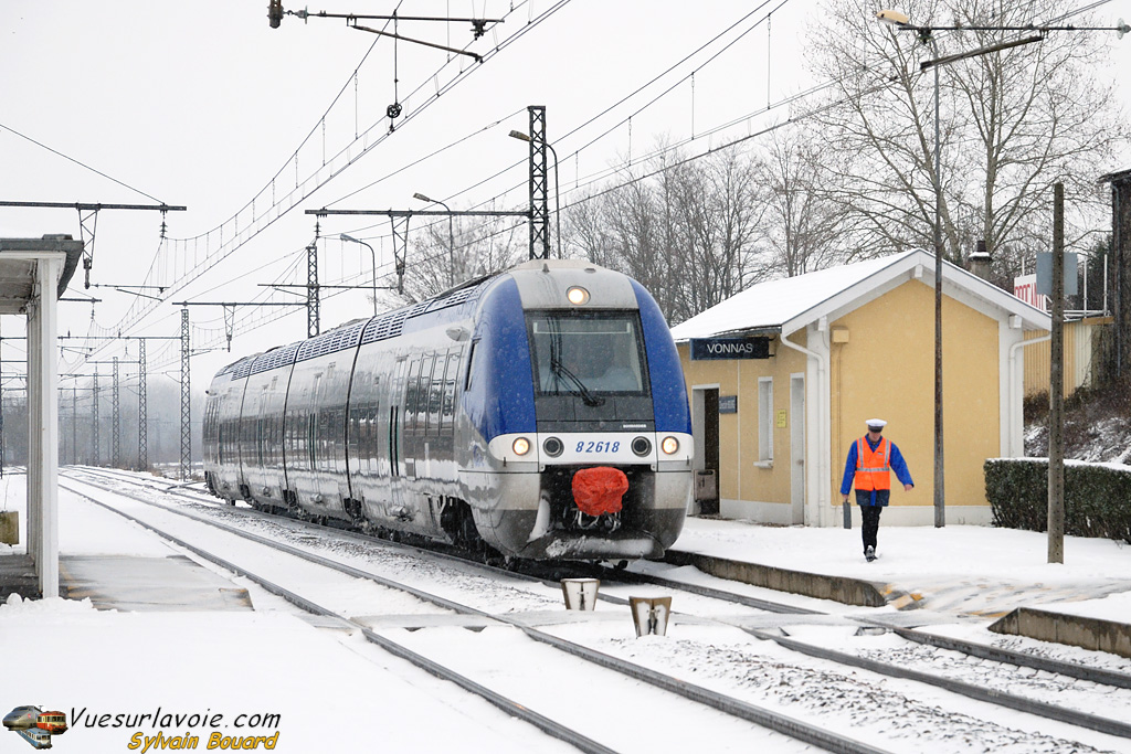 101217_DSC_2866_SNCF_-_B_82617_-_Vonnas.jpg