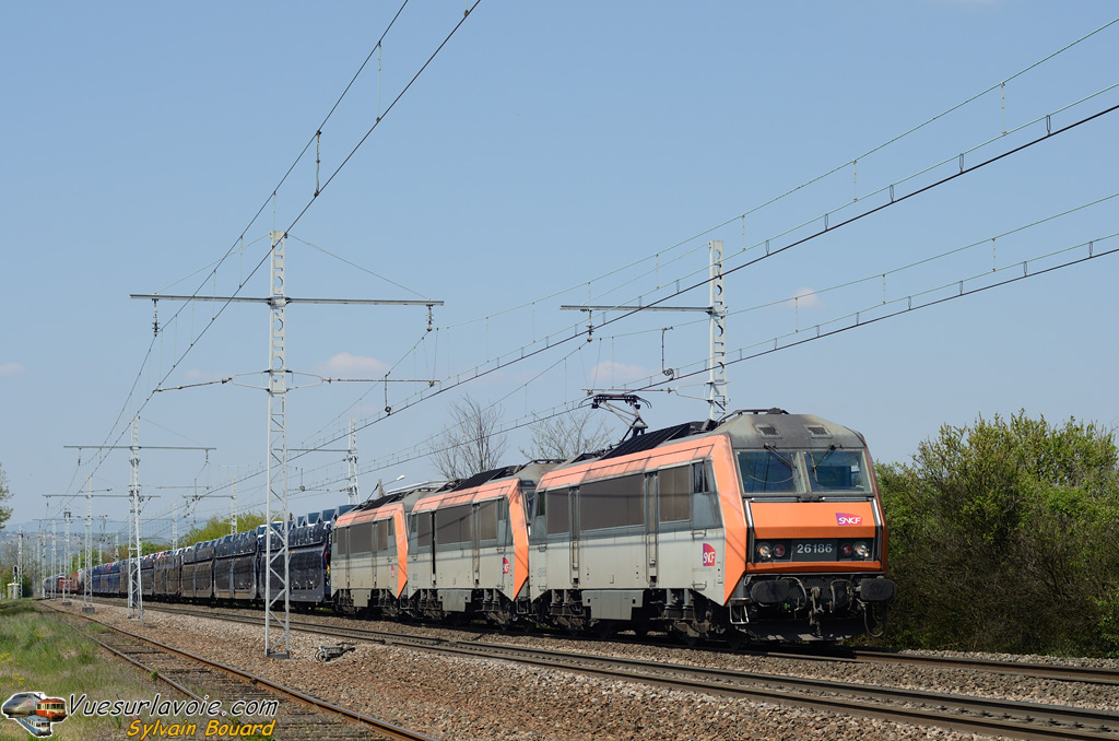110415_DSC_0489_SNCF_-_BB_26186_-_Quincieux.jpg