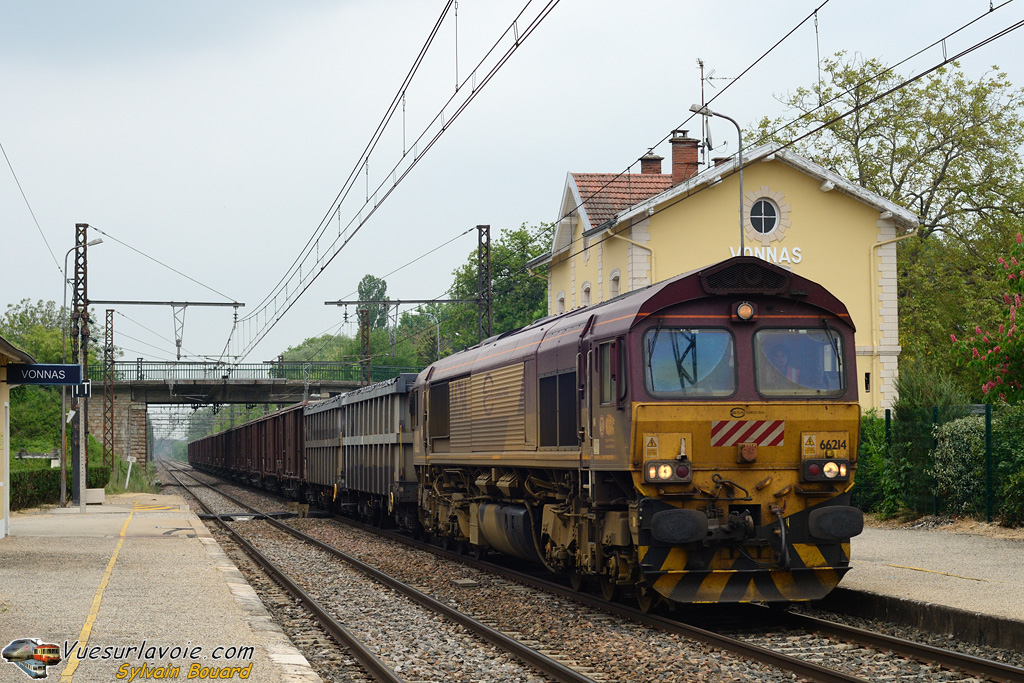 110428_DSC_0555_ECR_-_Class_66214_-_Vonnas.jpg