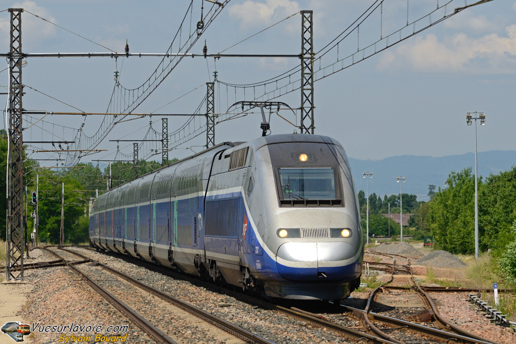 110520_DSC_0731_SNCF_-_TGV_Duplex_231_-_Vonnas.jpg