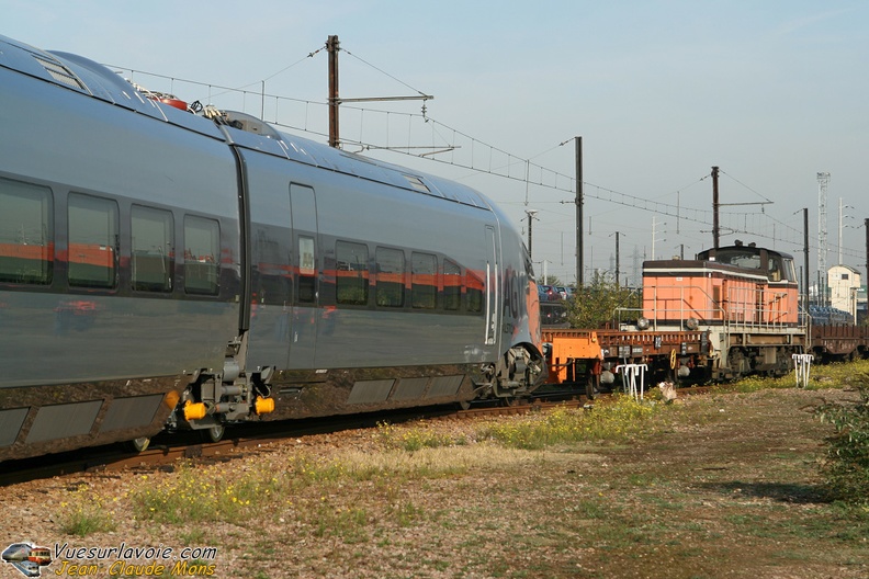 Alstom_AGV-Pegase_2008-10-10_Villeneuve-94_6_VSLV.jpg