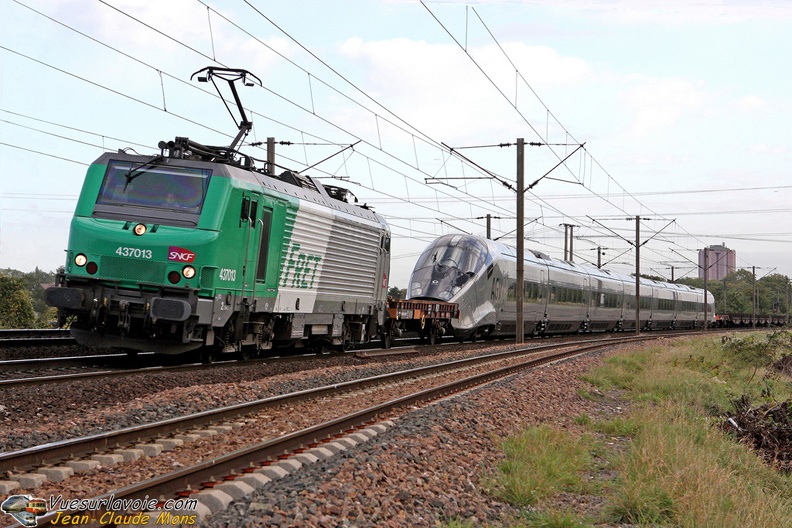 SNCF_37013_AGV_2008-10-02_Villenoy-77_VSLV.jpg