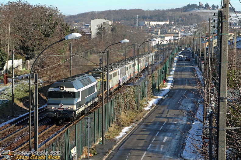 SNCF_72084_2010-12-17_Val-Argenteuil-95_VSLV.jpg