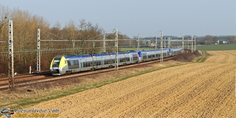 SNCF_B81500-UM_2010-03-12_Joigny-89_VSLV.jpg