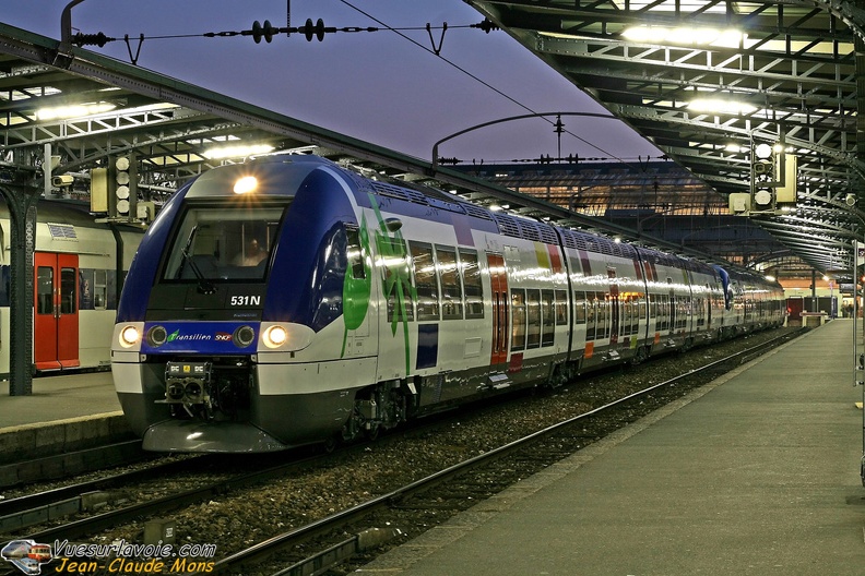 SNCF_B82531-532-82521-522-UM_2008-02-13_Paris-Est_VSLV.jpg