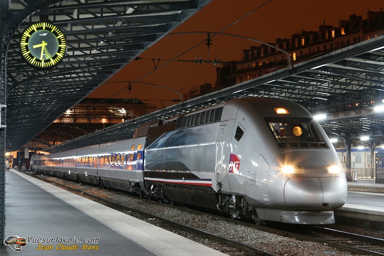 SNCF_TGV-POS-4402_2007-10-15_Paris-Est_VSLV.jpg
