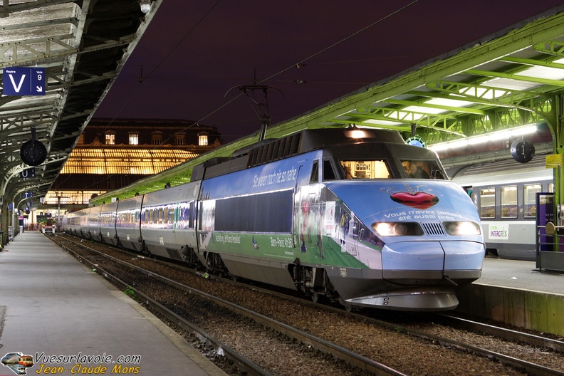 SNCF_TGV-SE-118_2008-11-19_Paris-Lyon_VSLV.jpg