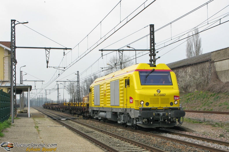 100409_IMG_0859_SNCF_-_BB_75087_-_Vonnas.jpg