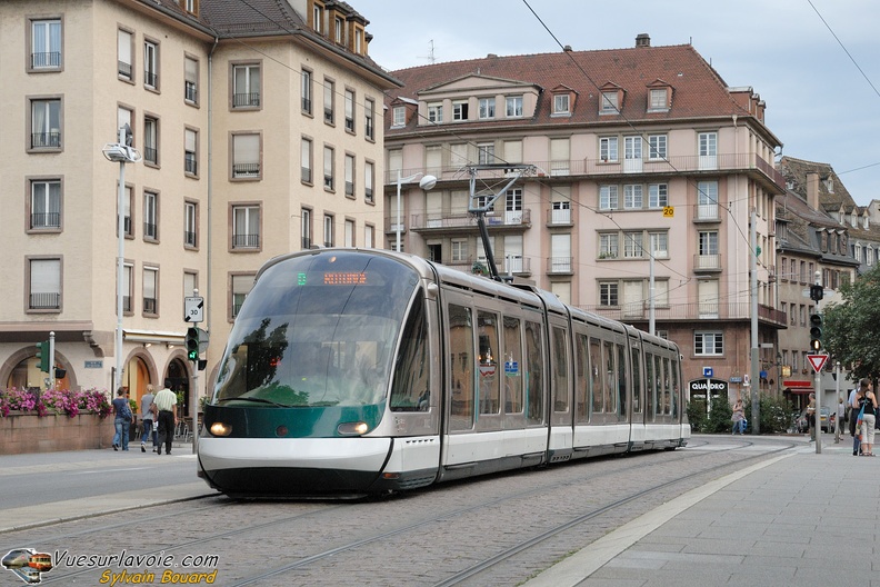 100805_DSC_2483_CTS_-_Bombardier_Eurotram_-_Strasbourg.jpg