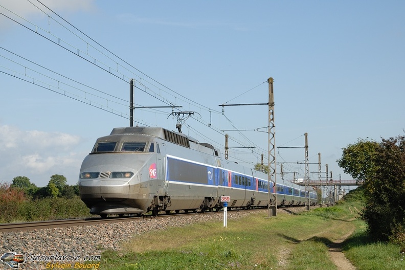101001_DSC_2743_SNCF_-_TGV_SE_-_Meursault.jpg