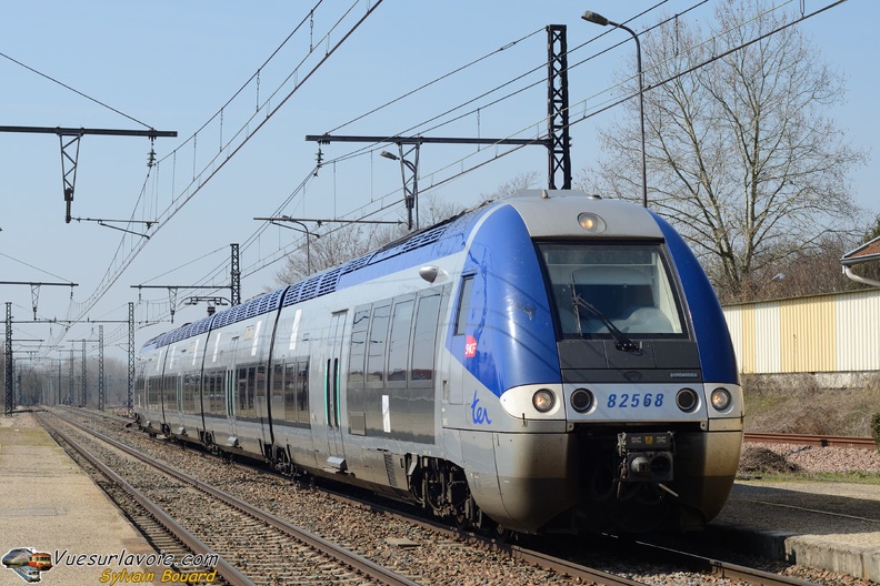 110322_DSC_0156_SNCF_-_B_82567-82568_-_Vonnas.jpg