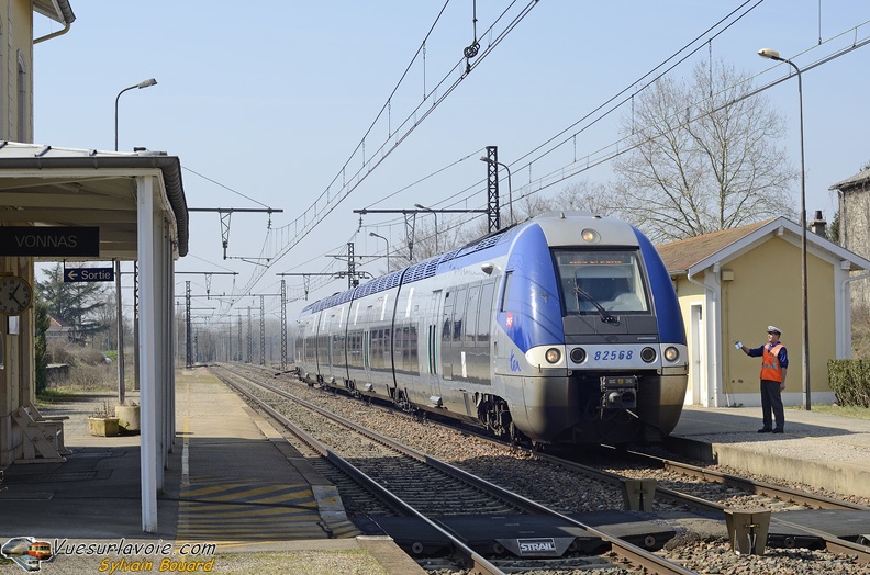 110322_DSC_0158_SNCF_-_B_82567_-_Vonnas.jpg