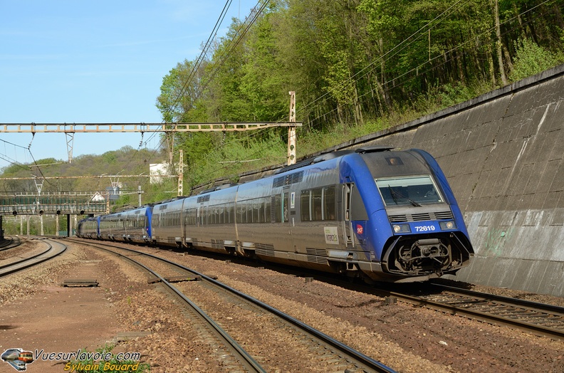 110407_DSC_0419_SNCF_-_X_72619_-_Chaville.jpg