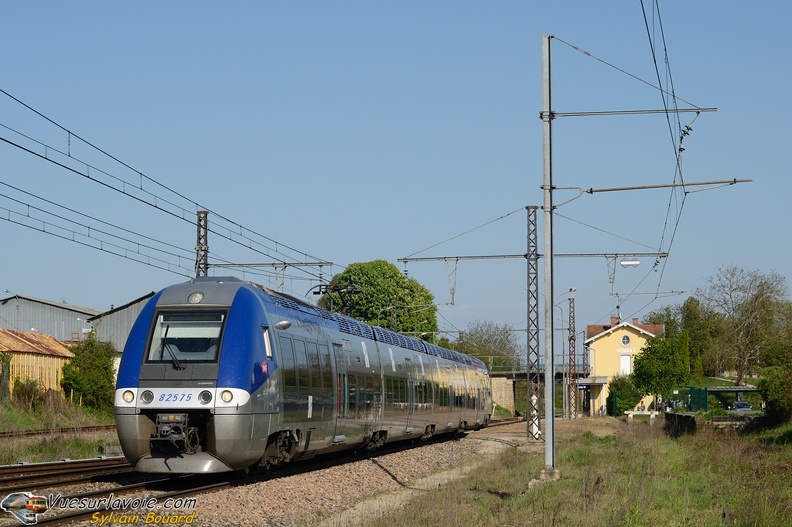 110415_DSC_0502_SNCF_-_B_82575_-_Vonnas.jpg