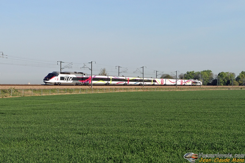 +SNCF_TGV-SE-65_2011-04-13_Champdeuil-77_VSLV.jpg
