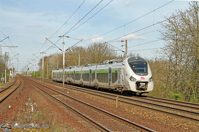 +SNCF_B84559-560_2015-04-13_Les-Noues-95_IDR.jpg